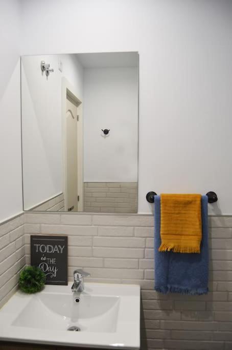 Apartamento Ana'S Cerca Del Parque Tecnologico Malaga Ngoại thất bức ảnh
